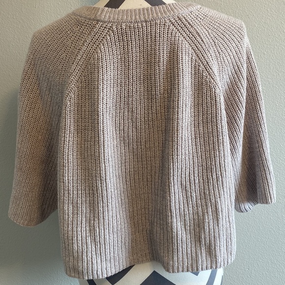 Love More~ Woman’s Cropped Cutout Keyhole Gray Knit Pullover Sweater Size‎ L - Picture 4 of 6